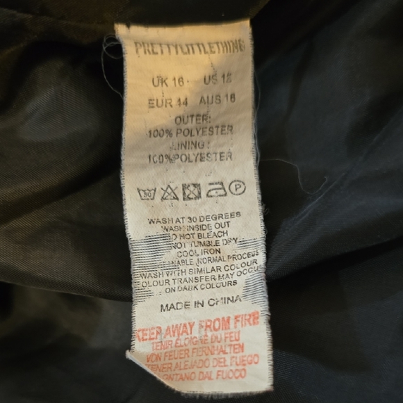 PrettyLittleThing Black Puffer Jacket - Picture 5 of 5